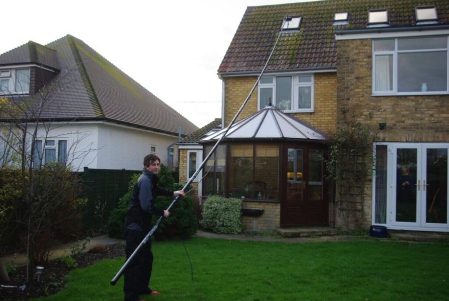 Cleaning with a water-fed pole